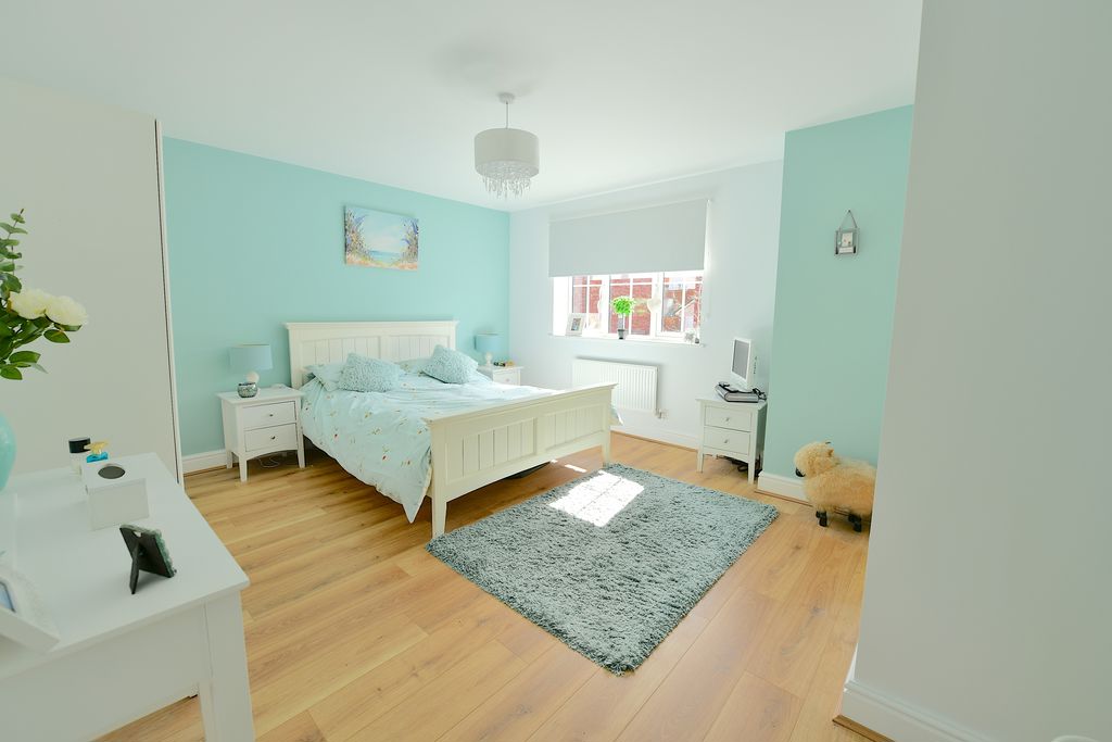 Bedroom- click for photo gallery